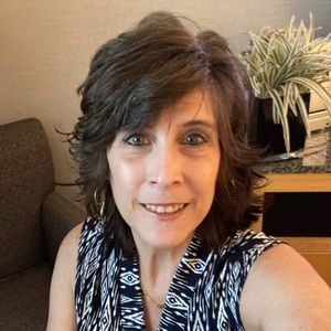 Meet your Posher, Debbie